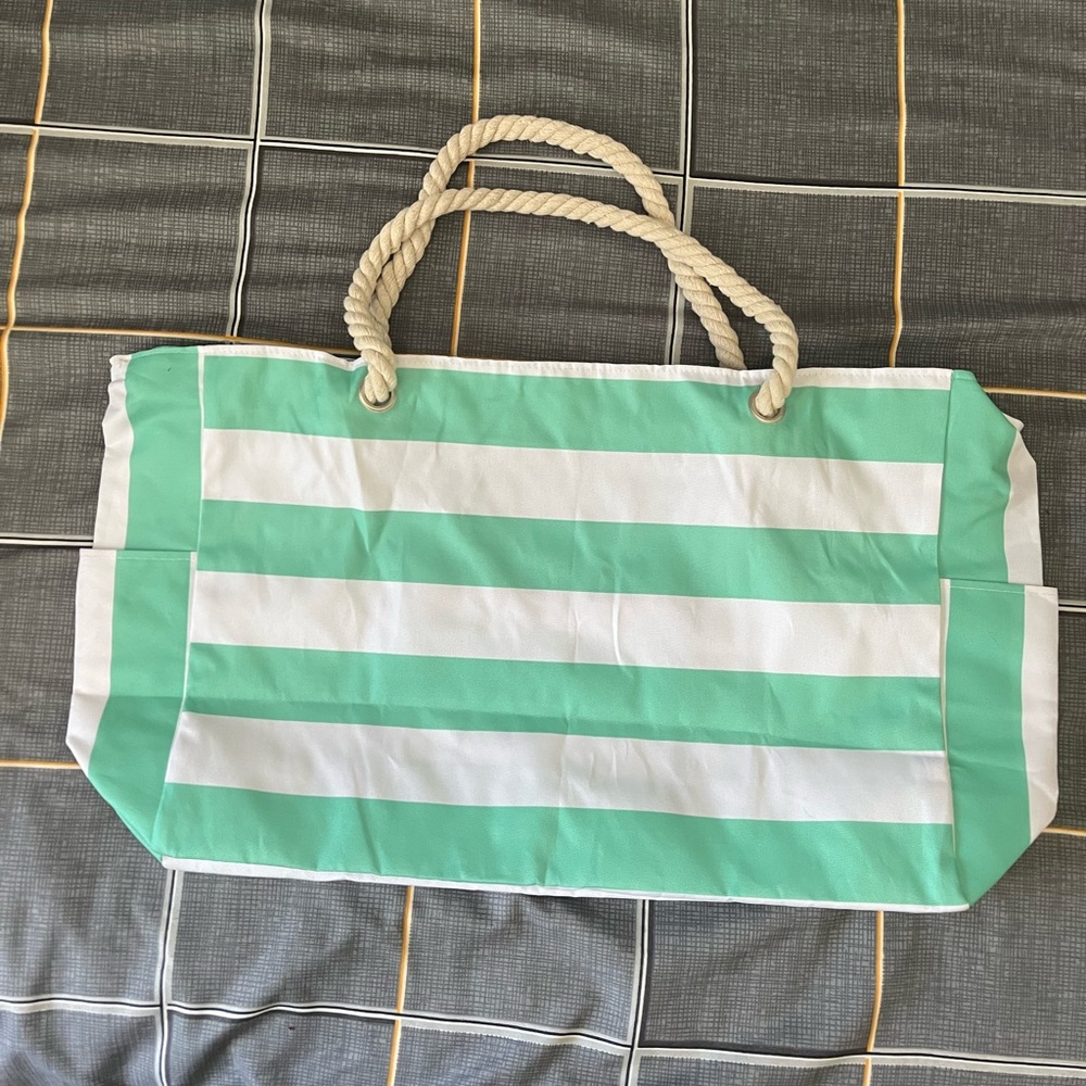 👜NWOT Mint Green and White Striped Tote/Beach Bag 14” x 26 1/2”
